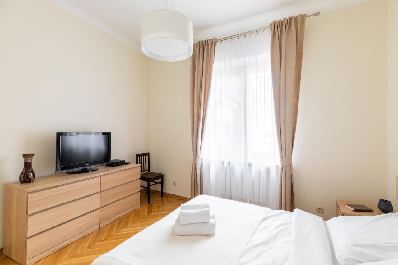 P&O Serviced Apartments Plac Konstytucji Warszawa Exteriör bild
